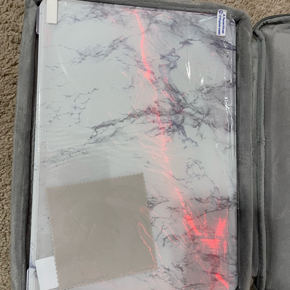 Computer cover - Picture 3 of 7